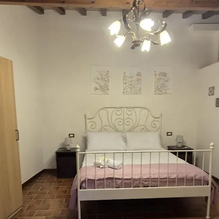 Il Castello Di Monteggiori בית נופש קמאיורה